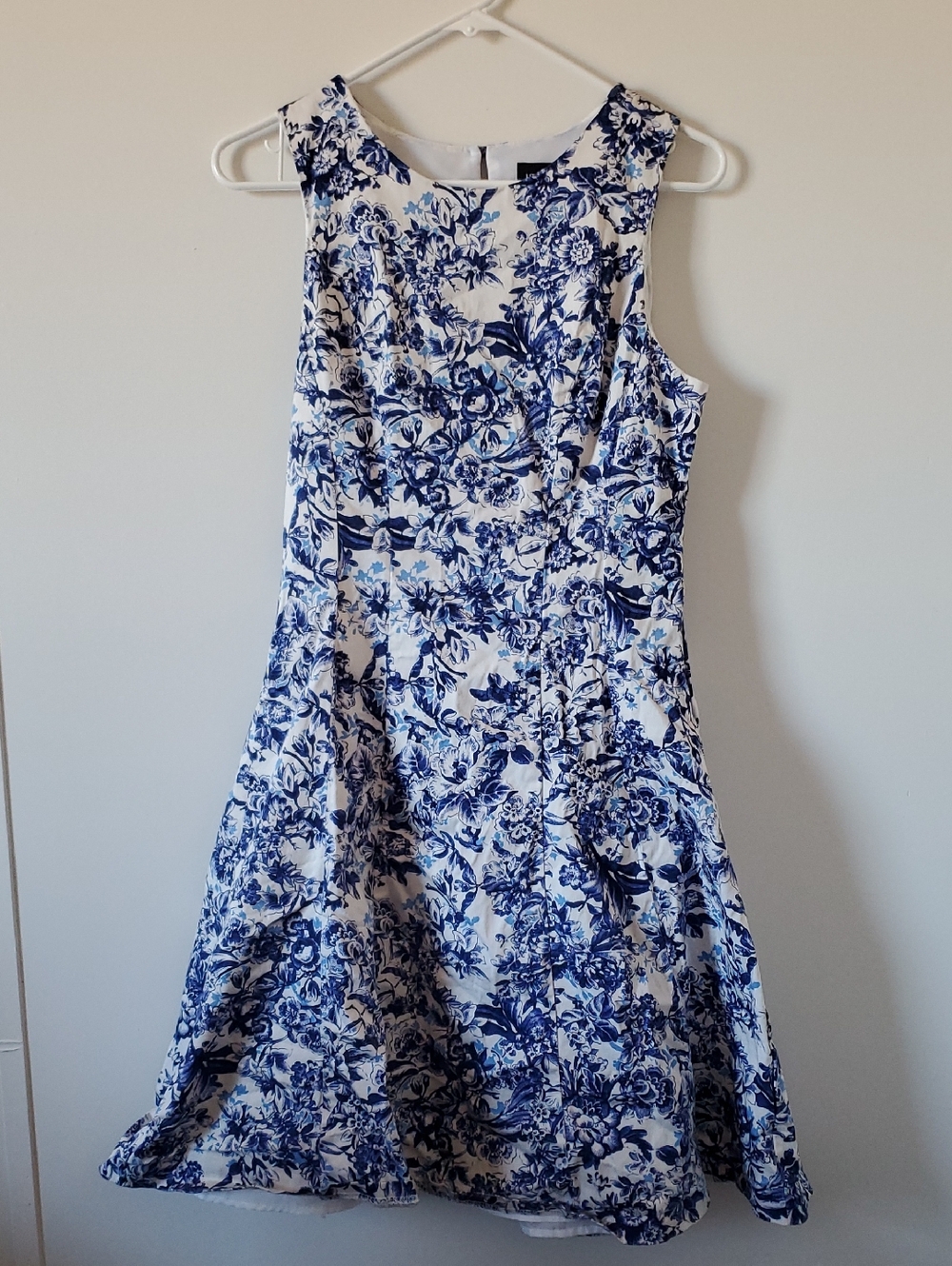 Liz Claiborne Blue and White Floral Fit-and-Flare Dress Women's Size 8